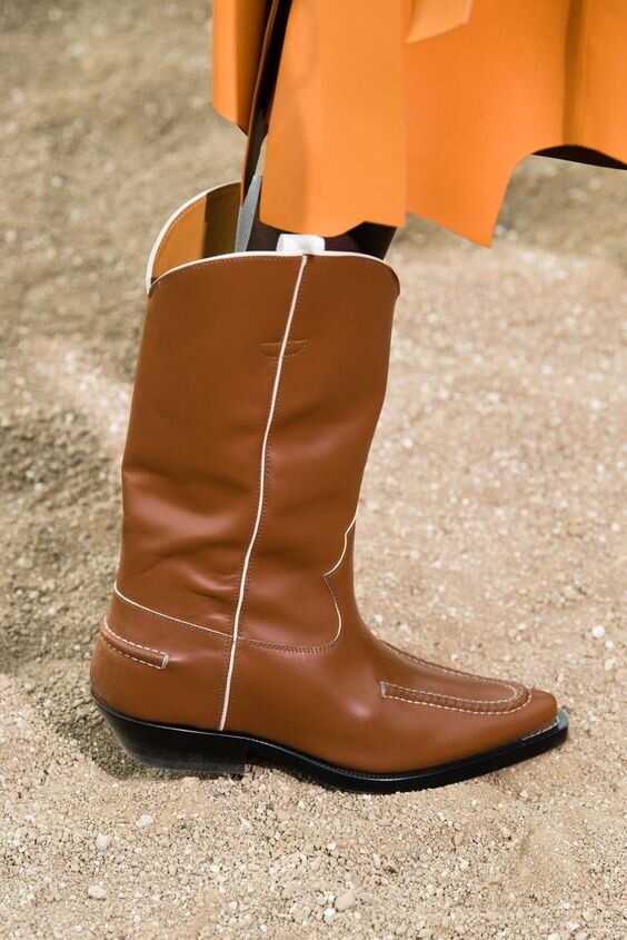 Листайте галерею, в ней примеры актуальных казаков.