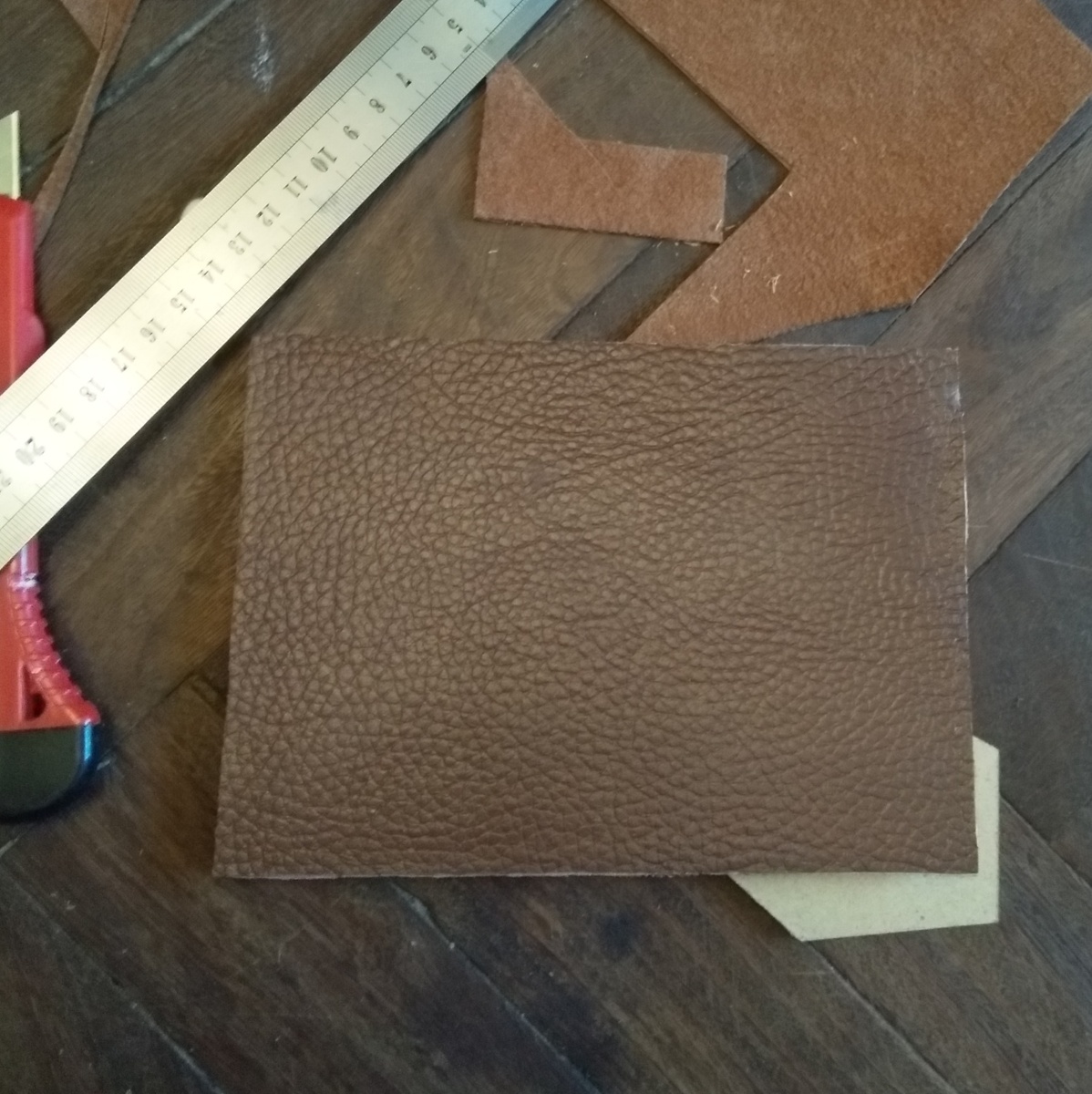 Взял обычную фоторамку и сделал полезную вещицу почти бесплатно. Что получилось