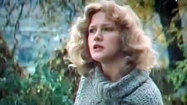 Юлия (Елена Проклова), кадр из фильма "Будь счастлива, Юлия" (1983) 