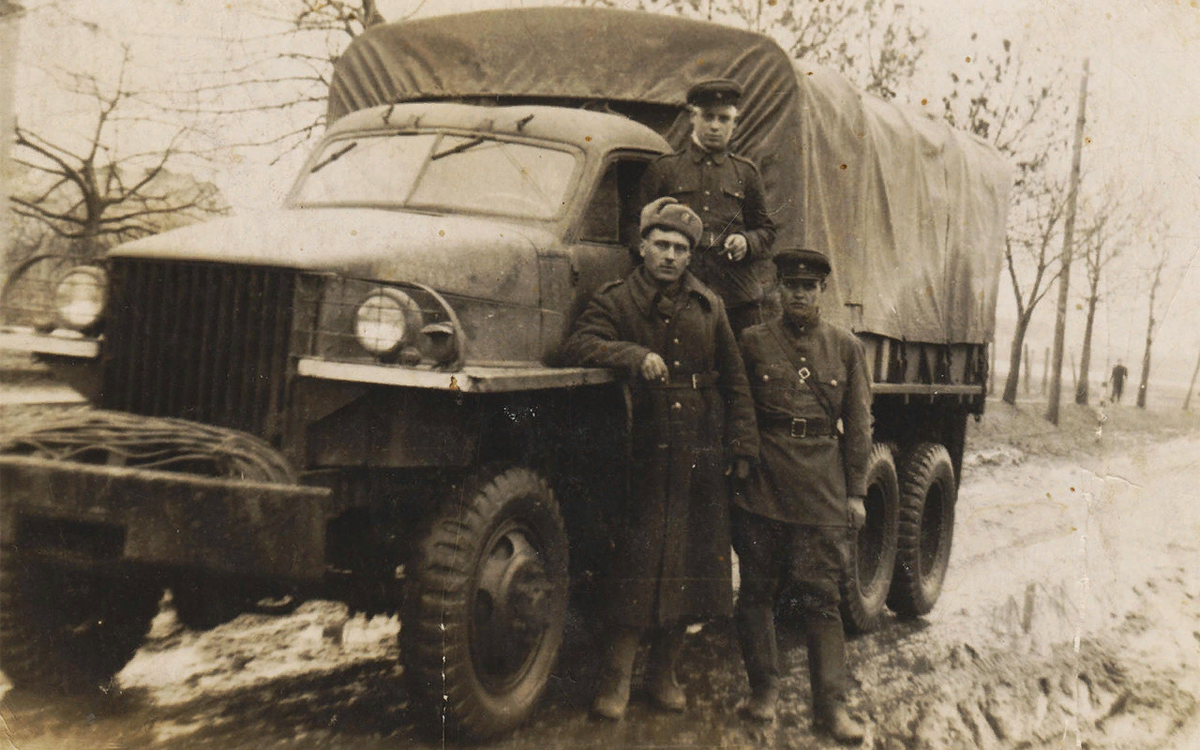 Грузовик Студебеккер ленд Лиз. Студебеккер автомобиль грузовой 1941 1945. Фронтовая полуторка.