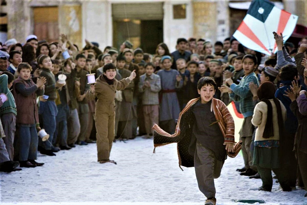 Кадр из свободных источников «Бегущий за ветром» (2007)