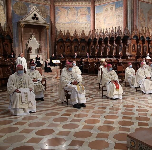 Праздничная месса в Базилике Святого Франциска.