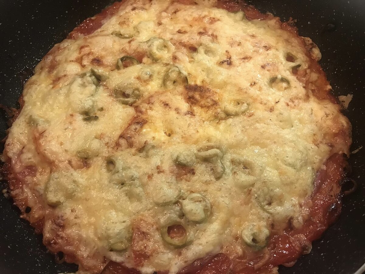 Пицца из доширака на сковороде рецепт с фото