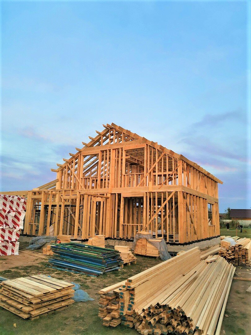 Стойки ближе, утеплитель толще, каркас мощнее.