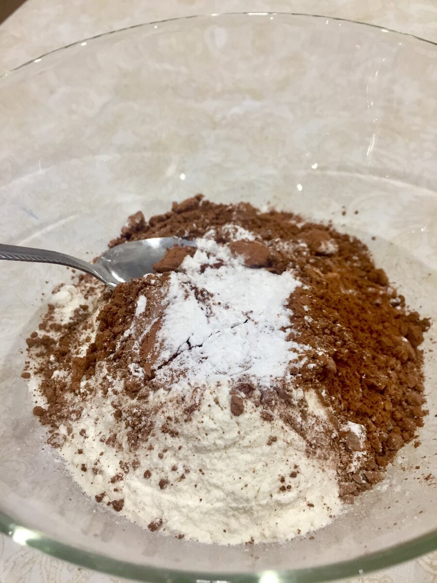 Смешиваем все сухие ингредиенты