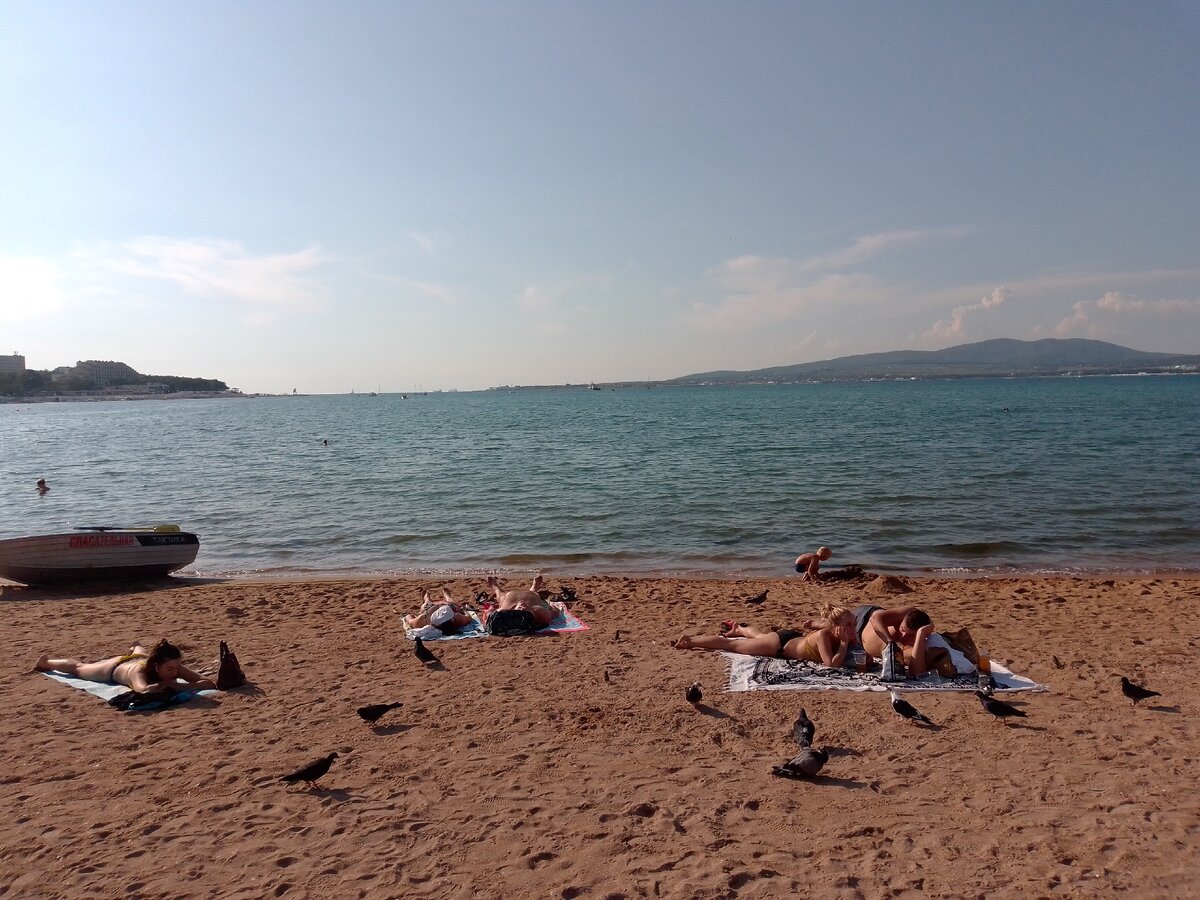 И вода уже не такая теплая, но еще и не холодная.