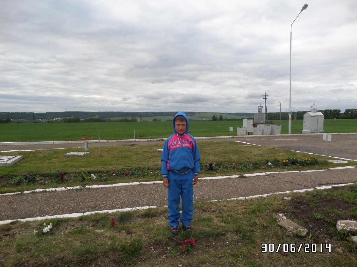 Дима в самом начале Урала. Пасмурно и прохладно.