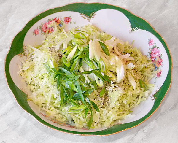 Мясной салат из зеленой редьки (рецепт 1)
