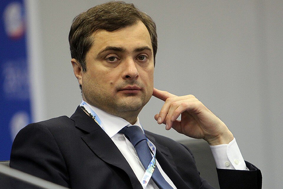 Владислав Сурков  фото с сайта Яндекс-картинки