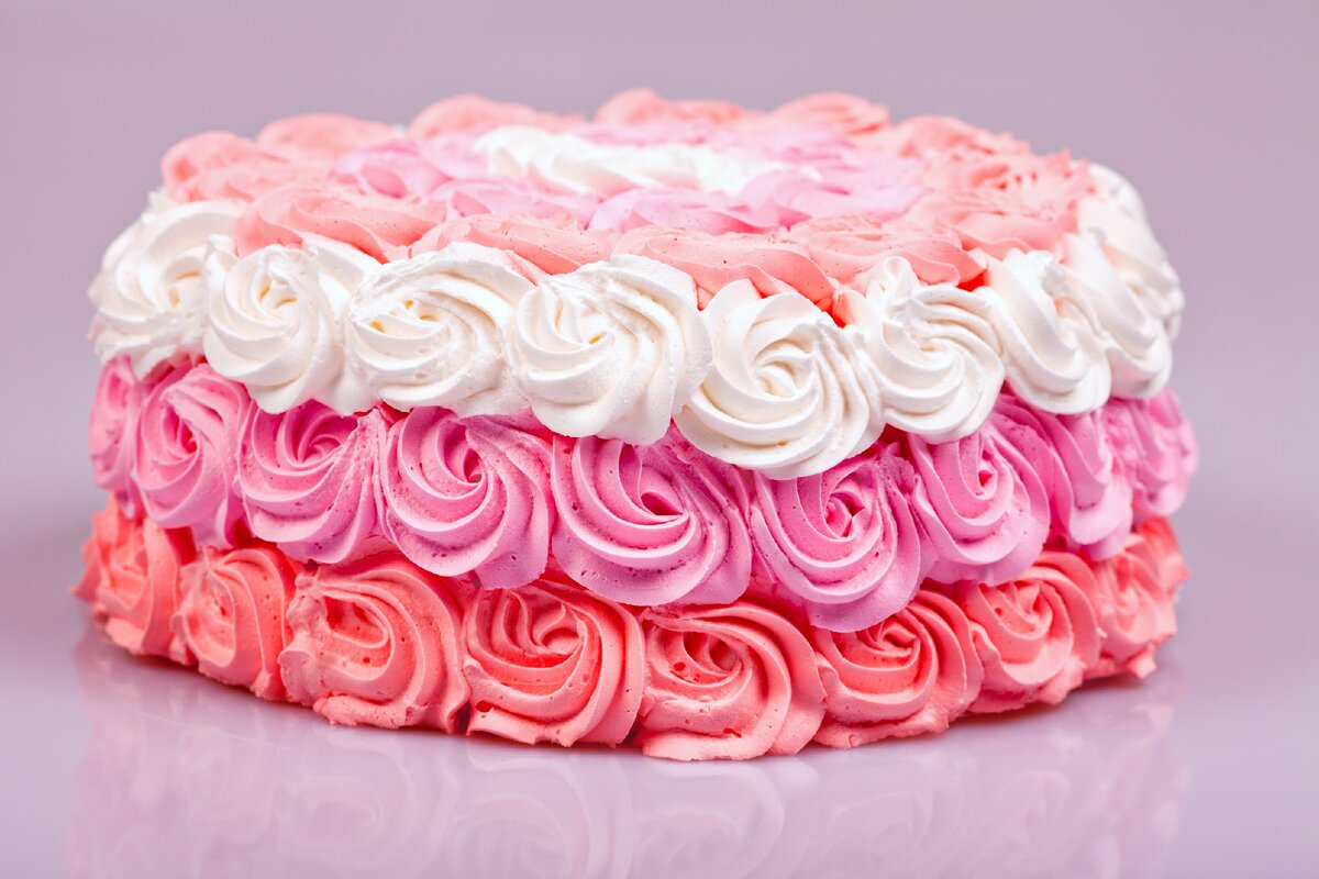 Для окрашивания крема используются пищевые красители