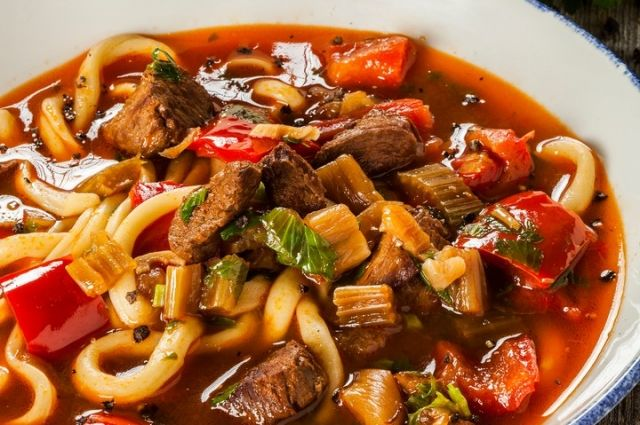Фото взято здесь https://aif.ru/food/recipies/lagman_iz_baraniny