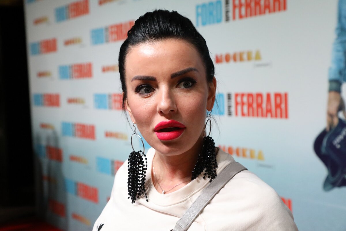  Бывшая солистка культовой группы 90-ых Юлия Волкова