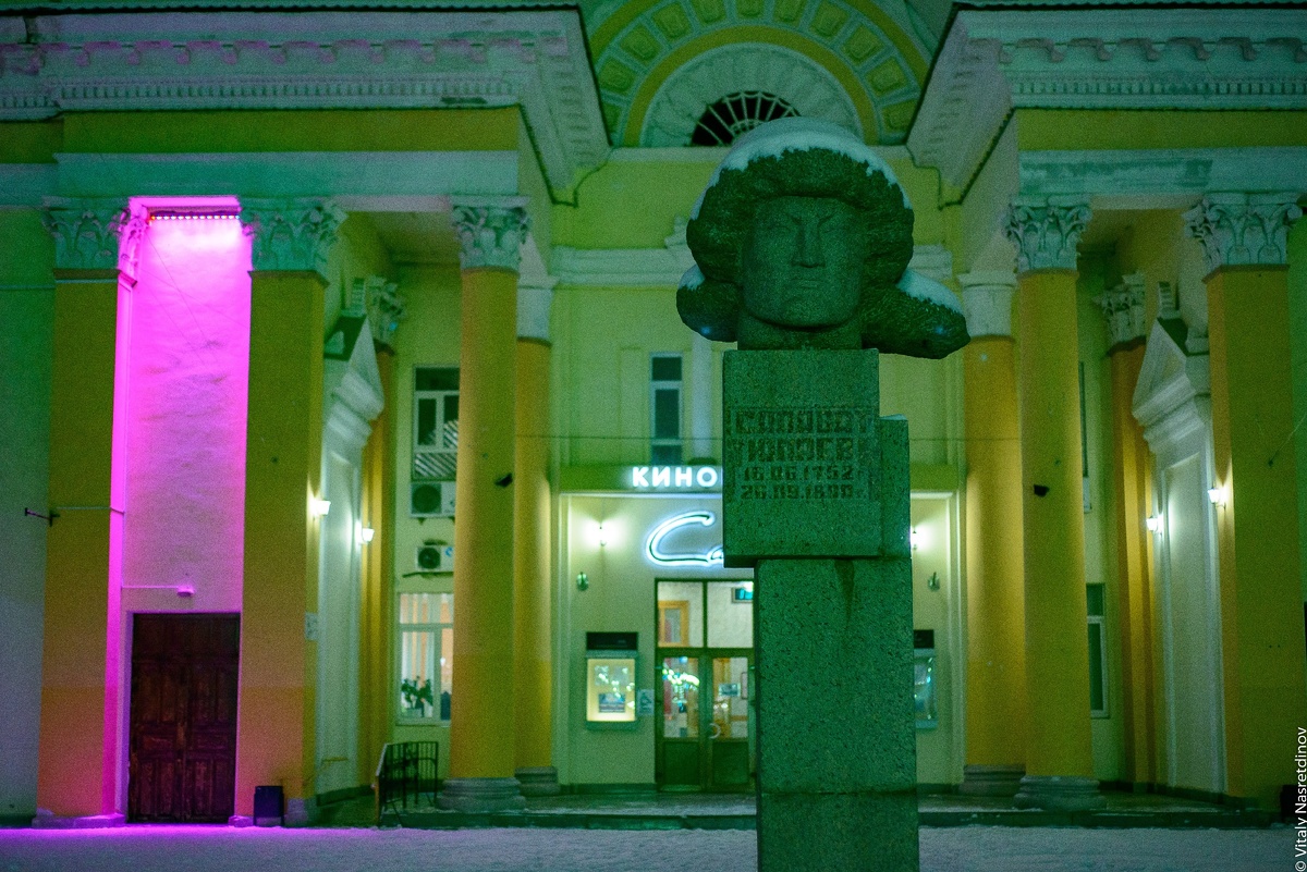 Nikon D800 + Nikon 50mm ISO1400 f/2,2 1/100