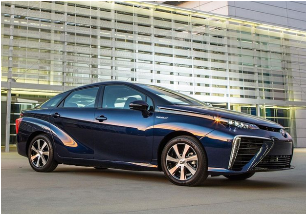 Toyota Mirai — серийный автомобиль на водороде