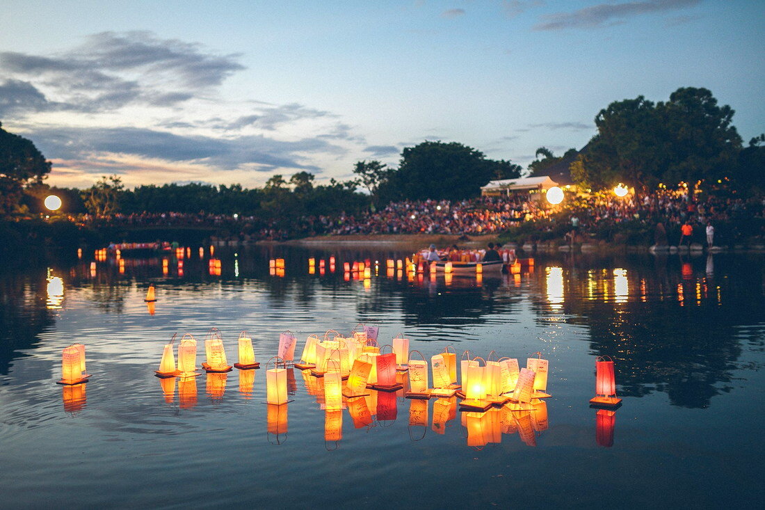 Фестиваль огней в садах Мориками во Флориде