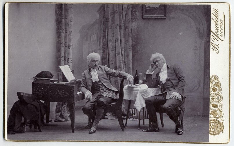 Опера «Моцарт и Сальери». 1898 год Москвовская опера Мамонтова. Моцарт - Шкафер В.П., Сальери - Шаляпин Ф.И. Фотография В.Чеховского