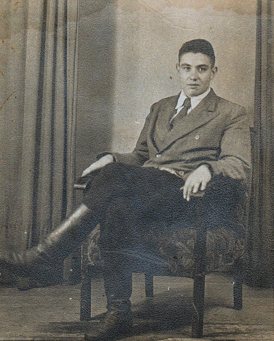 Мой отец, Хамат Г. Нуруллин. В Германии... Сразу после войны. Фото из архива автора.