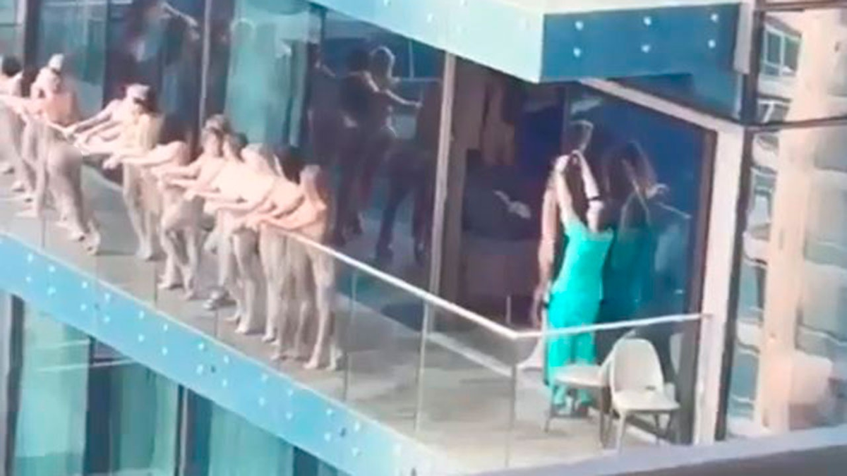 Задержали восемь россиянок за съемку в обнаженном виде.