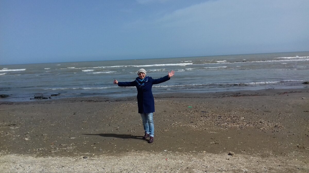 Каспийское море. Солёный свежий ветер. Запах моего детства. Фото из личного архива.