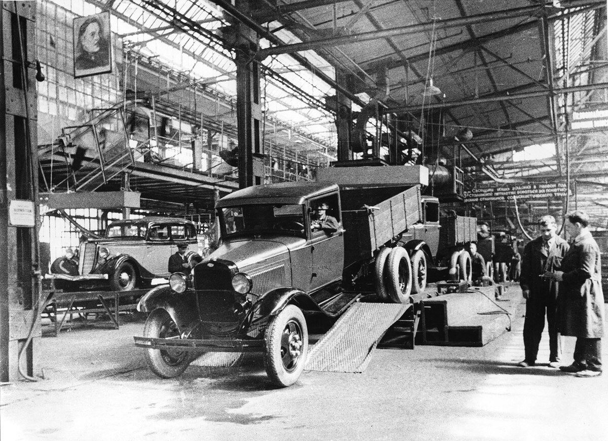 пуск горьковского автомобильного завода дата. горьковский автозавод в 1930-е годы. пуск горьковского автомобильного завода дата. пуск горьковского автомобильного завода дата. автомобильный завод газ 1923.