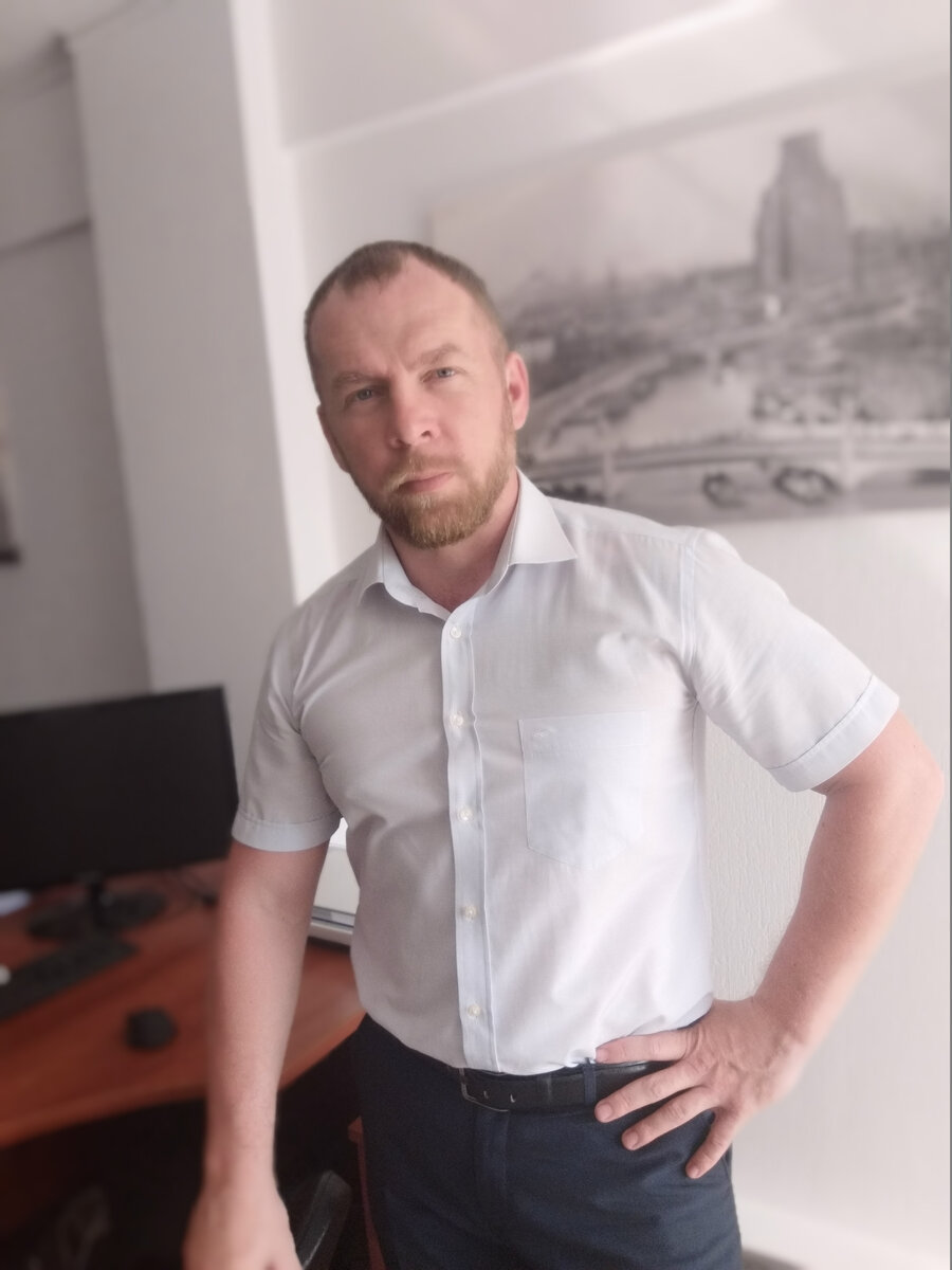 По образованию я архитектор, но сейчас владелец и руководитель собственной проектной компании