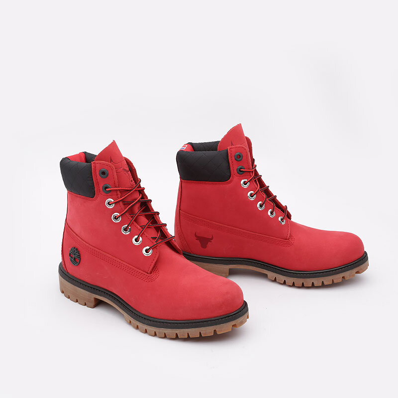 Красные ботинки. Timberland красные ботинки NBA. Timberland 6 inch Red bulls. Timberland Chicago bulls. Timberland ботинки мужские NBA.