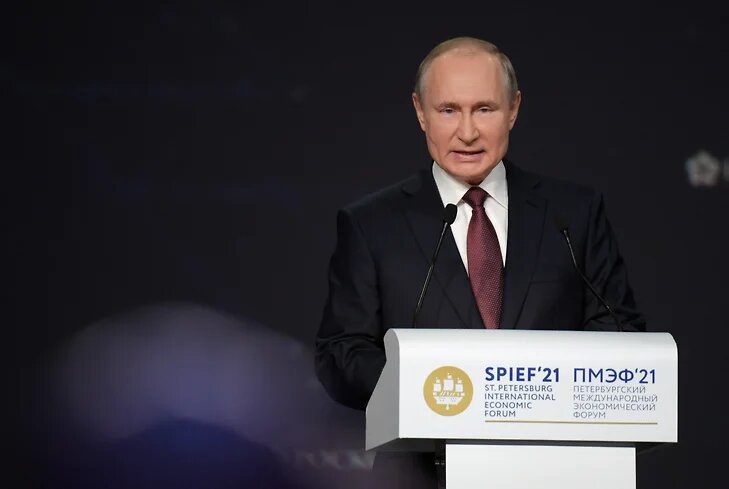 Владимир Владимирович Путин на ПМЭФ-2021.