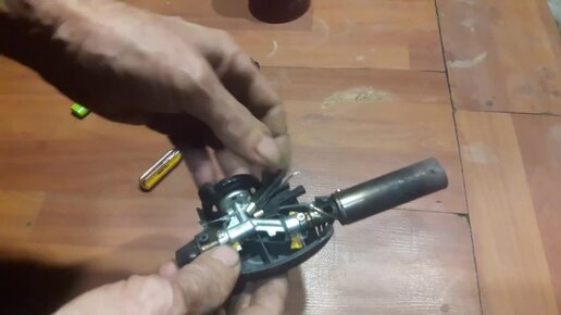 чинить стиральную машину. демонтаж стен полов. мастер стиральных машин. сборка пк. мастер сломанный.