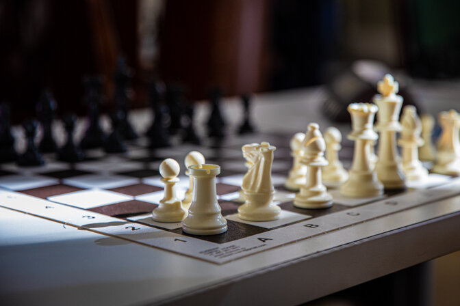 Шахматы в 2021 году стремительно развиваются.
Основательную поддержку этому виду спорта оказывают влиятельные и заслуженные мастера, гроссмейстеры, как например 12ый чемпион мира - А.Е. Карпов.
