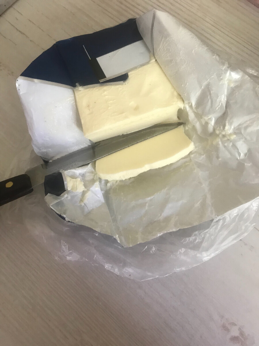 Похоже, на Вологодчине ещё помнят, из чего делается настоящее масло, которое не крошится при нарезке 