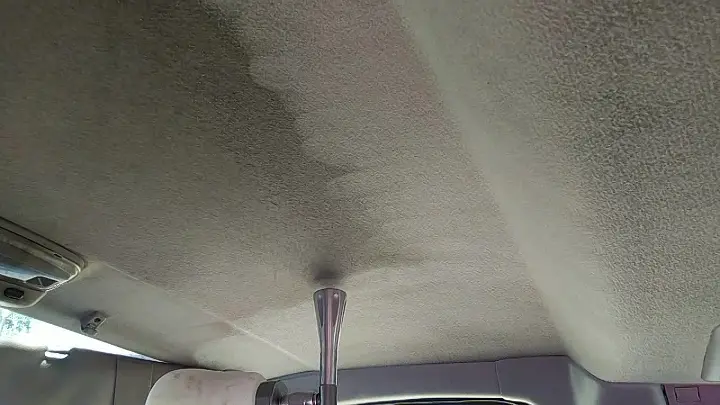 Чем почистить потолок в машине