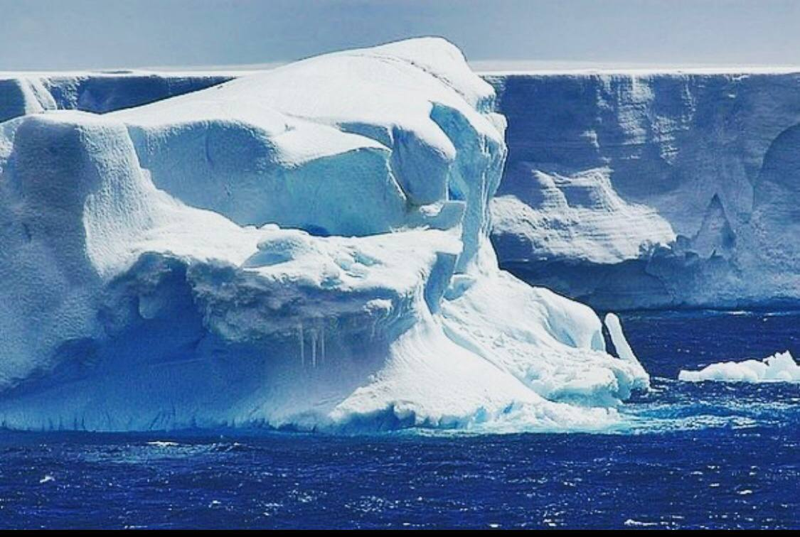 Море росса какой океан. Море Содружества Антарктида. Море Сомова в Антарктиде. Море Моусона. Море Дюрвиля Антарктида.