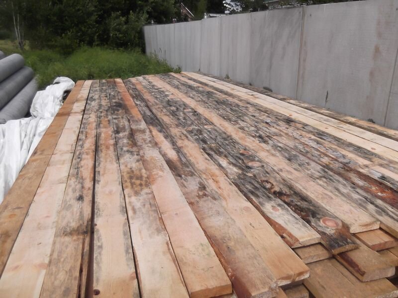 Вот такие доски нам продают по огромной цене. Здесь далеко не 2 сорт.