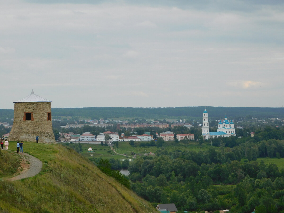 Панорама Елабуги и башня Чертова городища