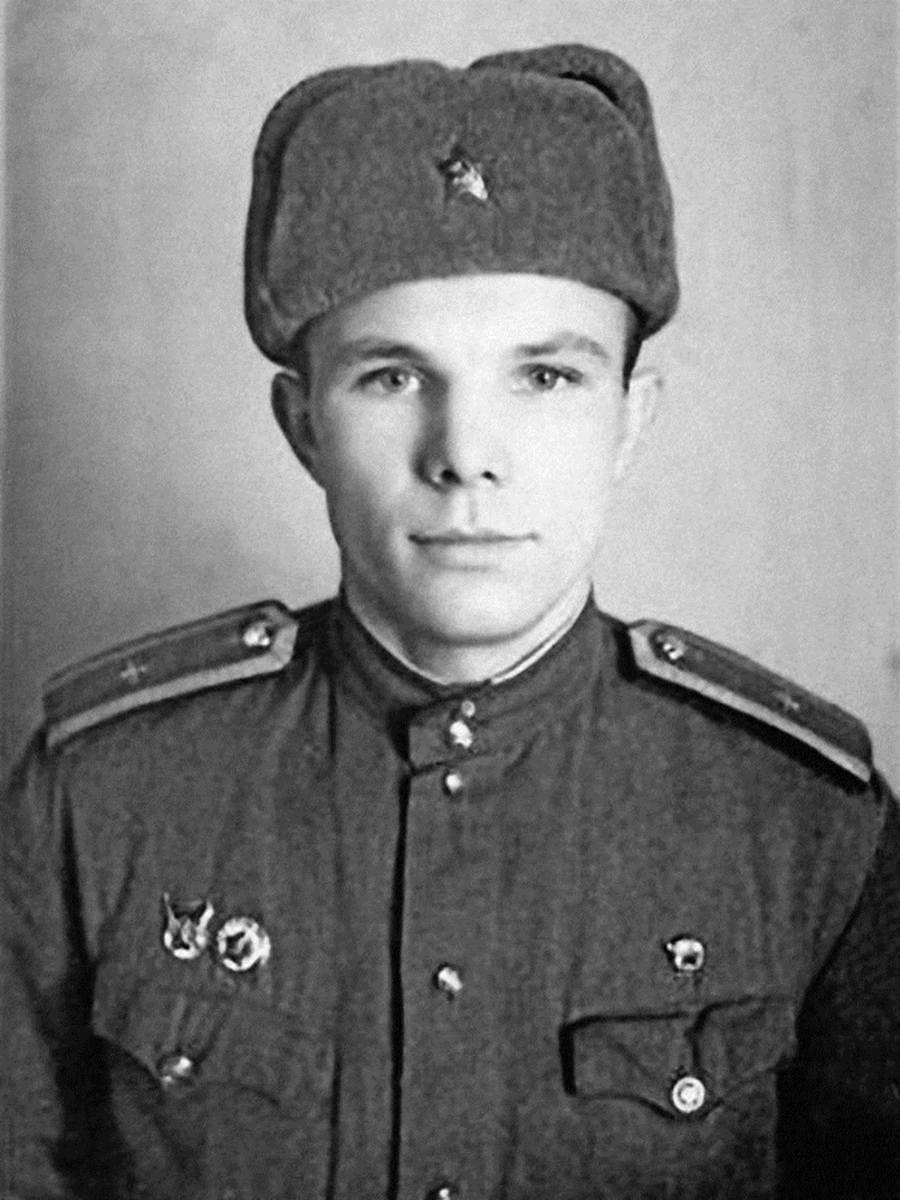 Курсант Гагарин