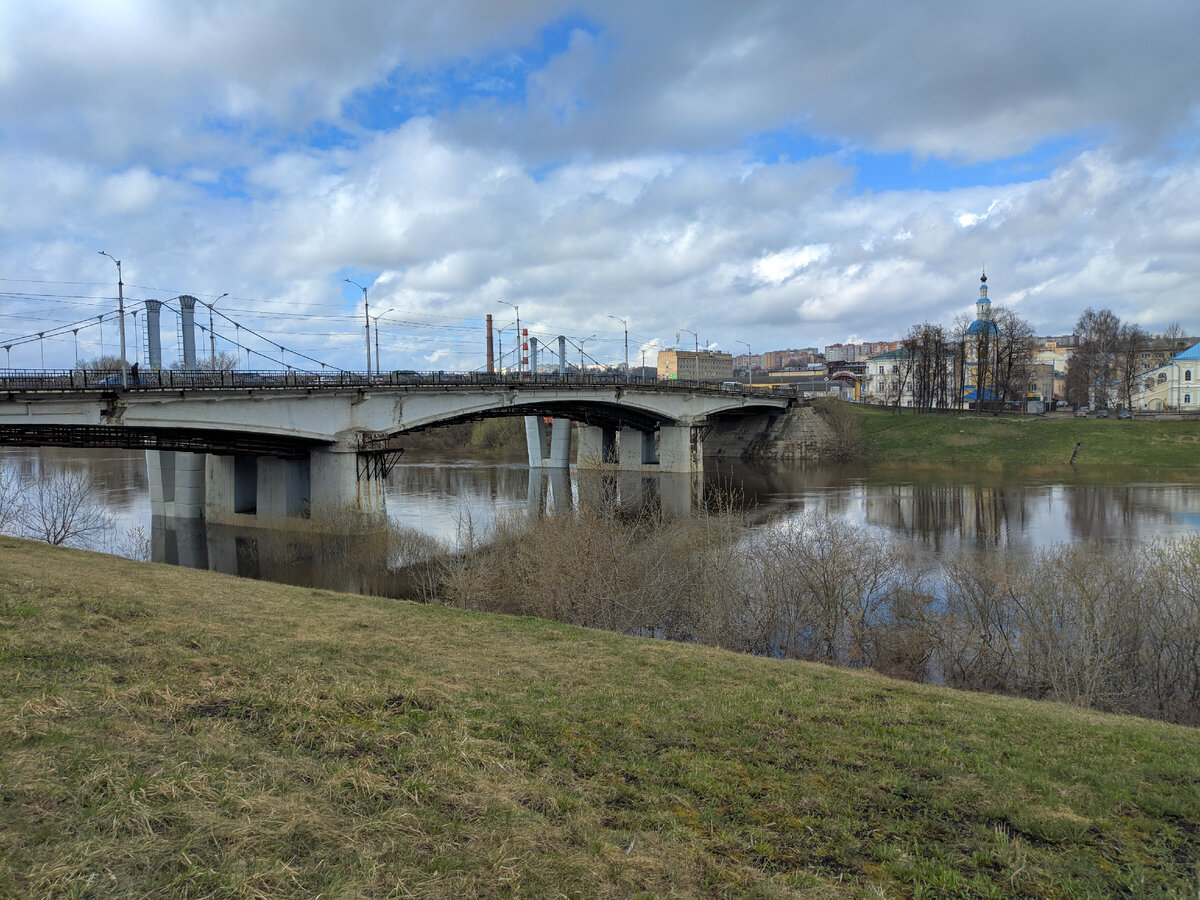 Вид от старого моста, 24 апреля 2022 год.