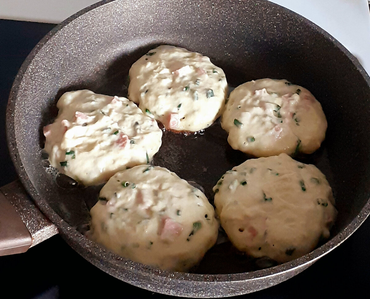 Пирожки на кефире с дрожжами – еще вкуснее и воздушнее: пошаговый рецепт - На пенсии