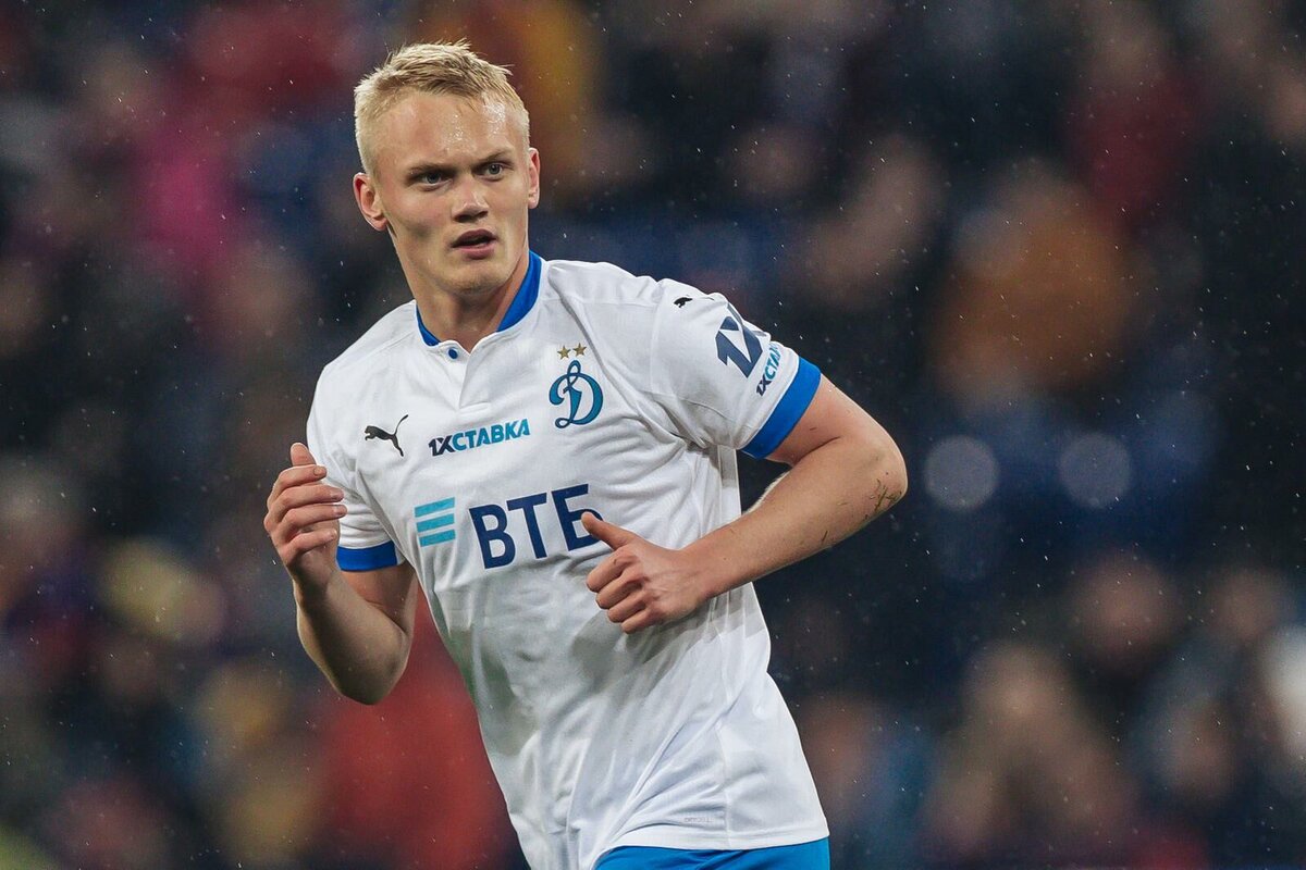 Константин Тюкавин.