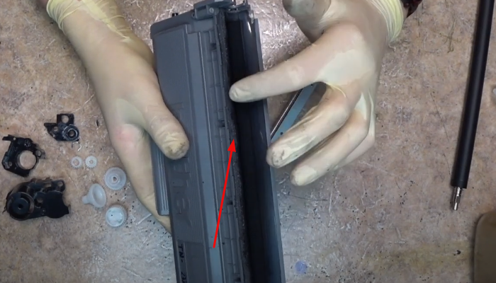 Вычищаем остатки тонера