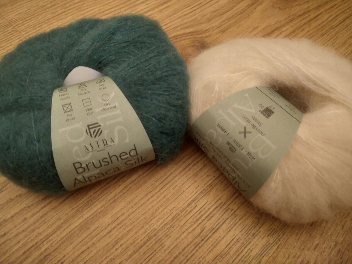 Зелёный цвет номер 13569, бежевый 978