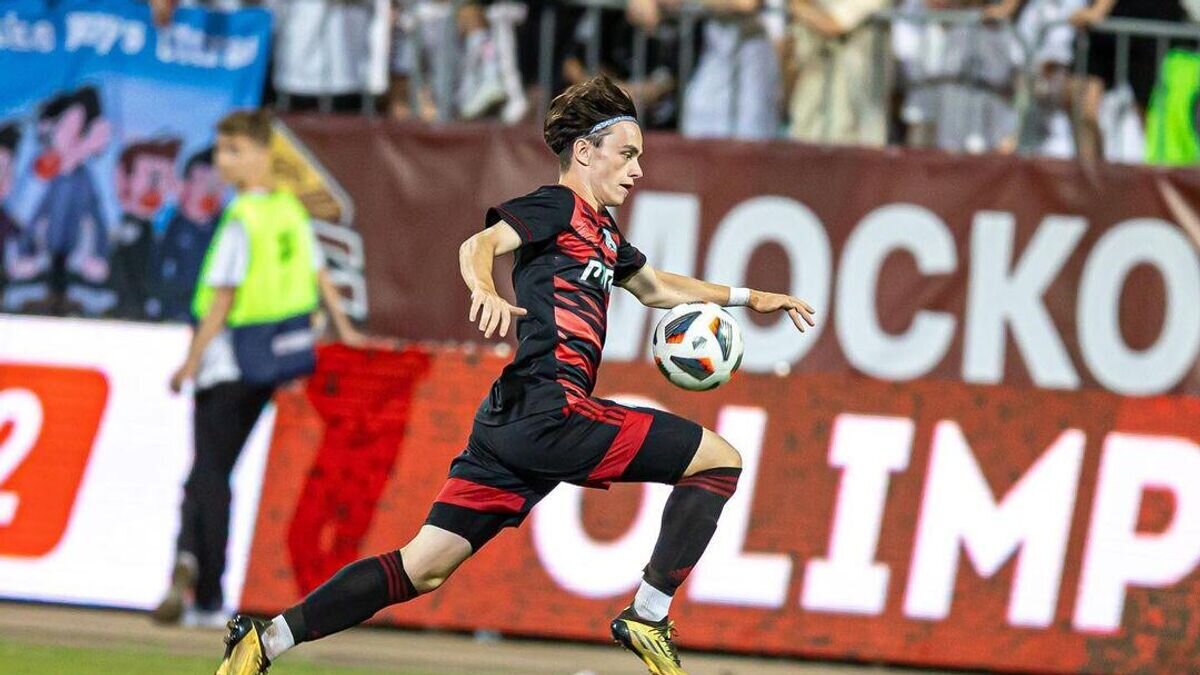    Футболист "Амкала"© Фото : Соцсети "Амкала"