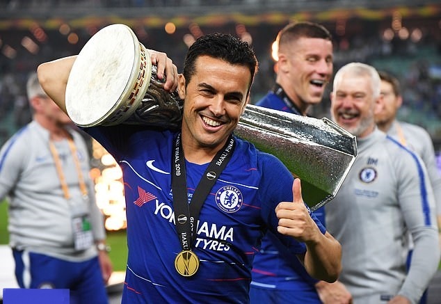 Вингер "синих" выиграл Премьер-Лигу, Лигу Европы и Кубок Англии, играя за "Челси"