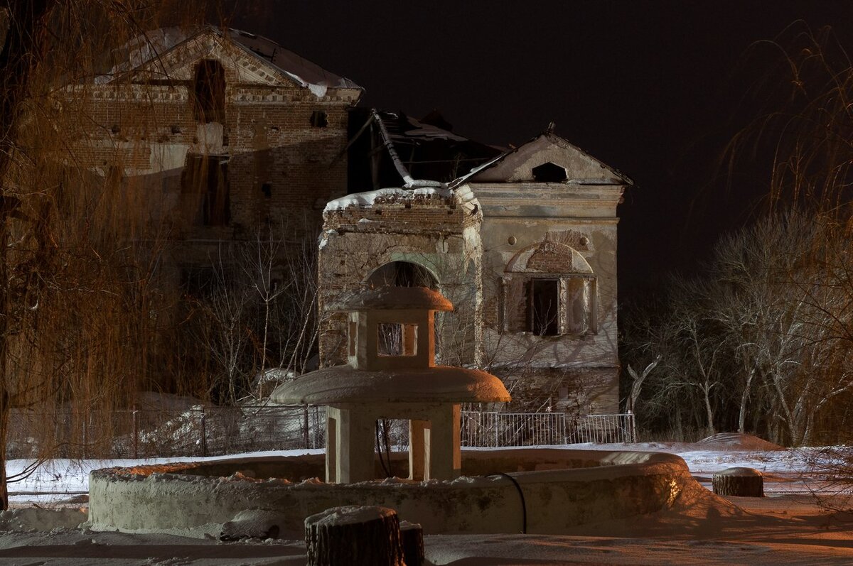Барский дом в с. Горожанка зимой