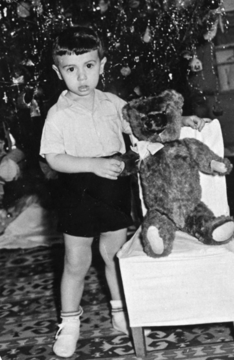 На Новогоднем утреннике. Фото из открытых источников