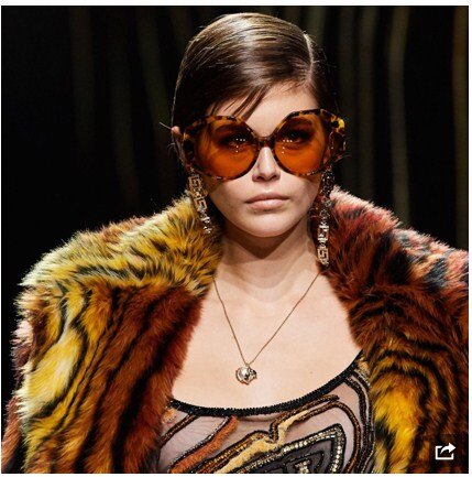Кайя Гербер на показе Versace