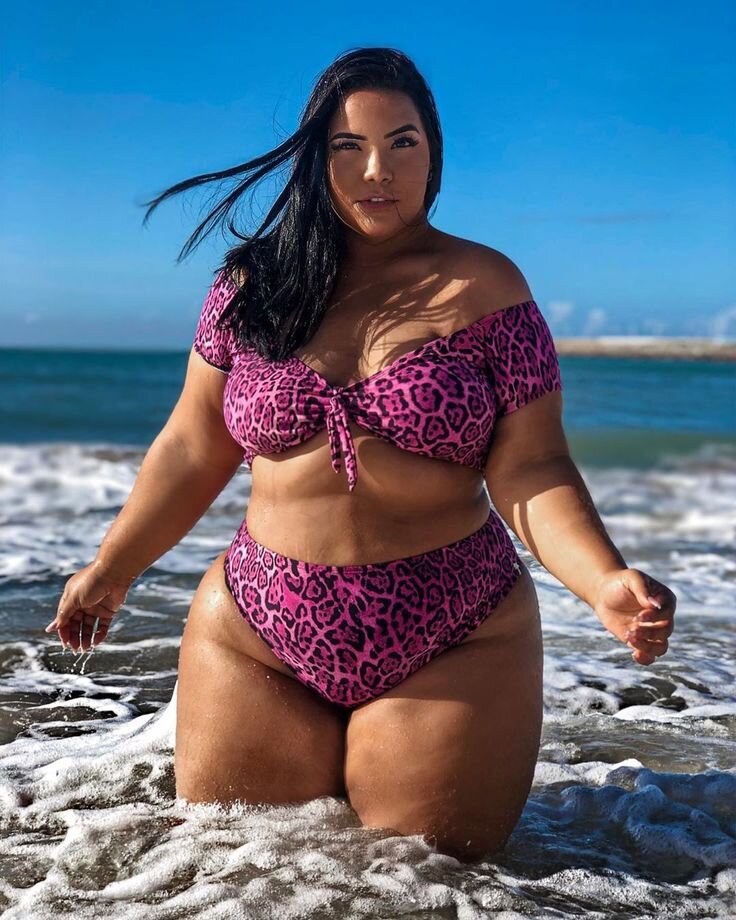 Ясмин модель плюс сайз. Аппетитная толстушка. Красивые толстушки. Флавия ласерда. Laura lee плюс сайз.