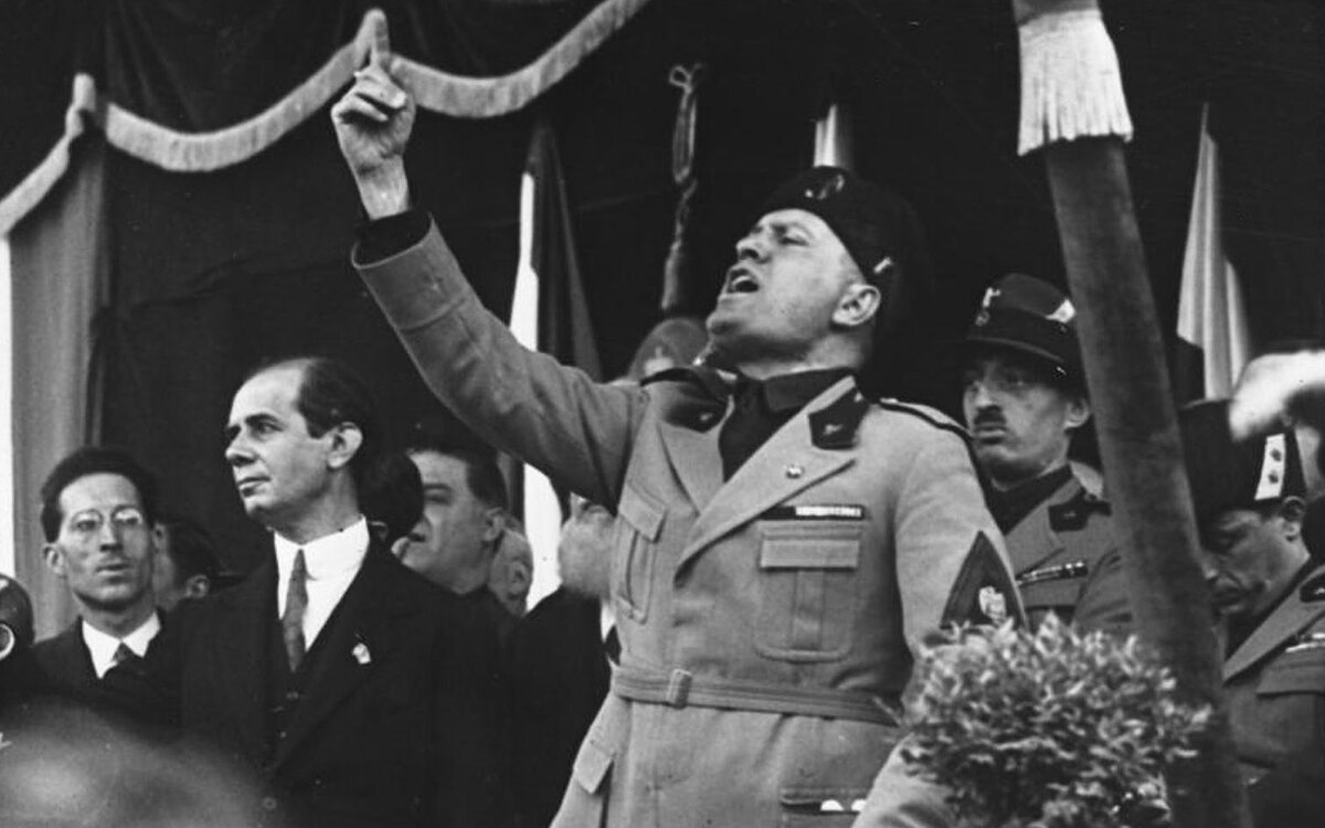 Выступление Муссолини, середина 30-ых годов