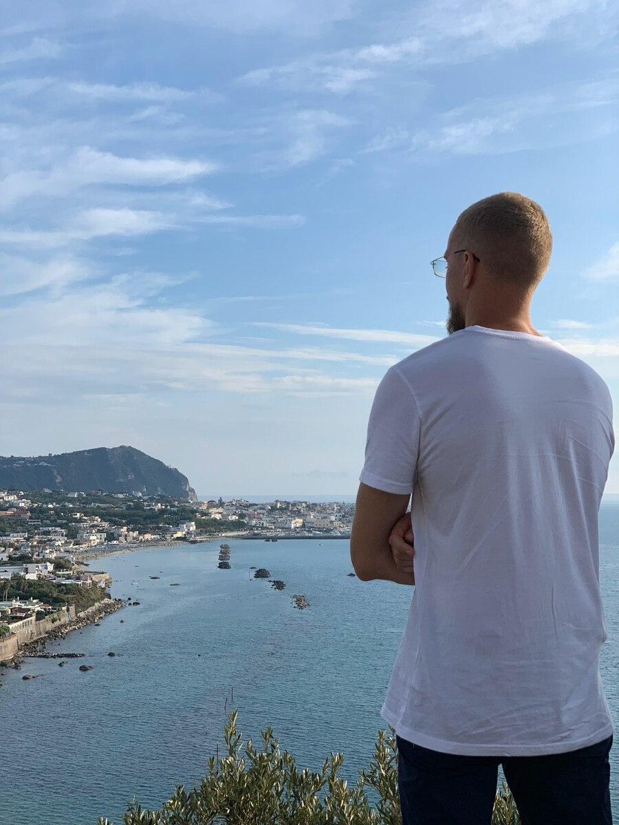 Остров Искья, в Италии. Ездили туда на источники.