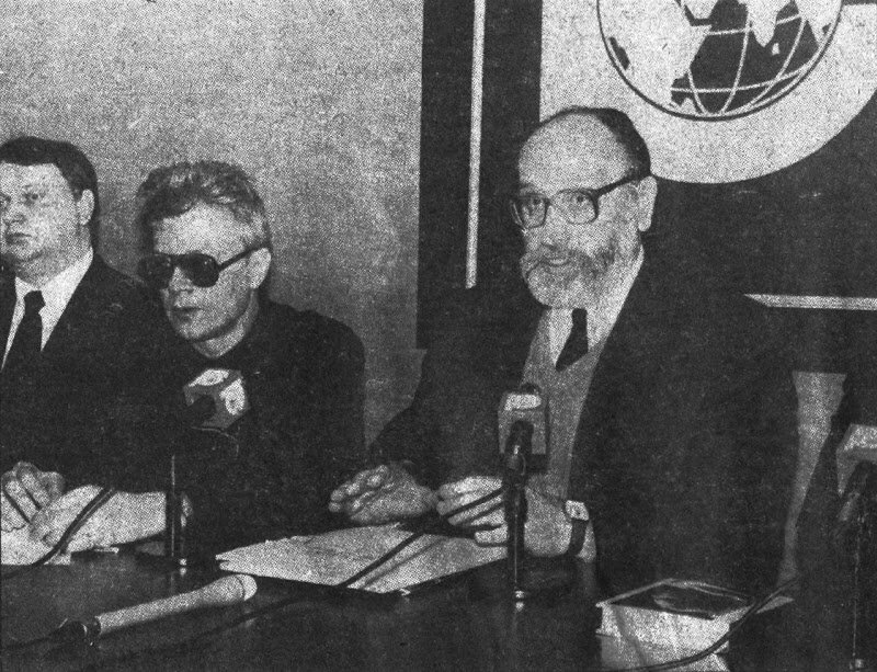 Кандидат в президенты России Юрий Власов и начальник его предвыборного штаба Эдуард Лимонов. Пресс-конференция 29 февраля "Лимонка", №34, март 1996 года