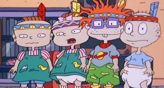 Мультсериал канала Nickelodeon рассказывает о годовалом ребёнке Томми и его друзьях. Родители и не догадываются, насколько насыщенная жизнь у малышей. Стоит взрослым отвернуться, как дети начинают общаться и тут же ввязываются в неприятности.